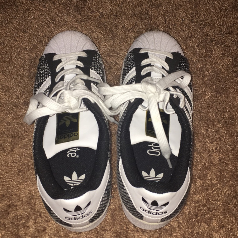 Adidas superstars